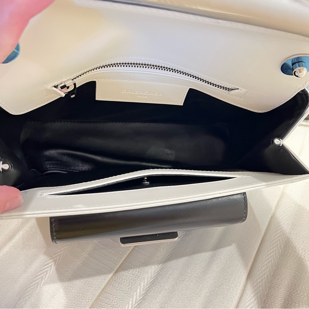NEW Balenciaga Chain Strap Leather Bag - Picture 10 of 15